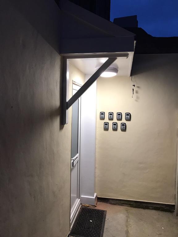 Casa Fresa Franks Serviced Accommodation リヴァプール エクステリア 写真