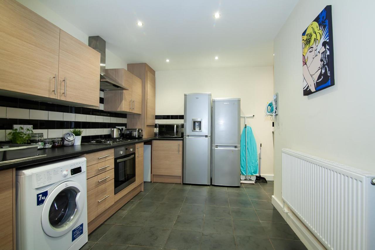 Casa Fresa Franks Serviced Accommodation リヴァプール エクステリア 写真