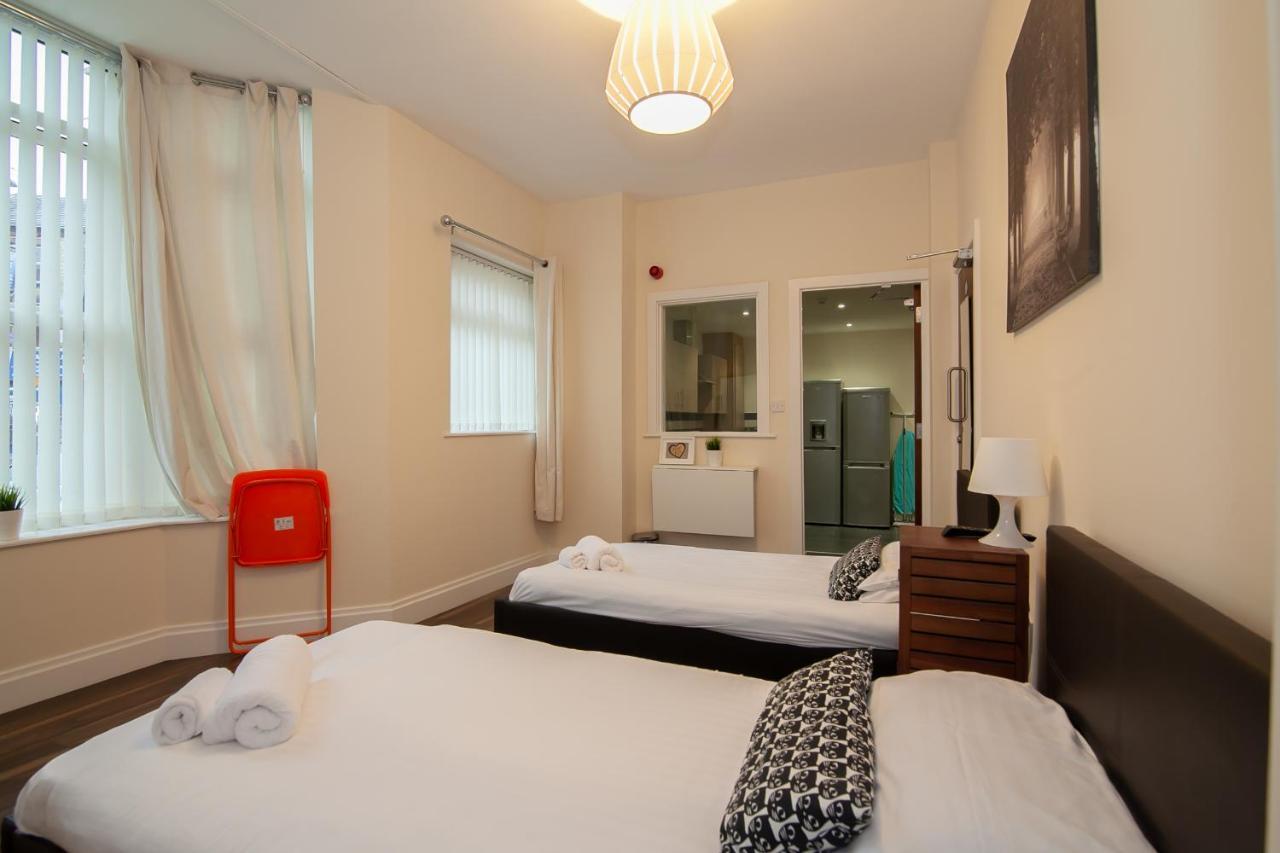 Casa Fresa Franks Serviced Accommodation リヴァプール エクステリア 写真
