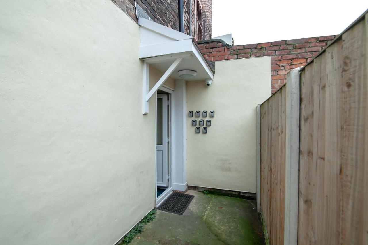 Casa Fresa Franks Serviced Accommodation リヴァプール エクステリア 写真